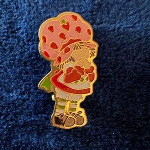 Vintage Strawberry Shortcake Gold Brooch Pin | Retro 80s Cartoon Jewelry